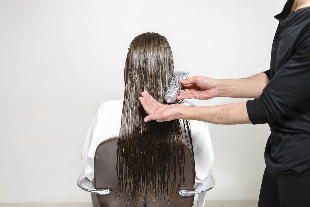 Volymföning Tutorial Step 1 Kerastase